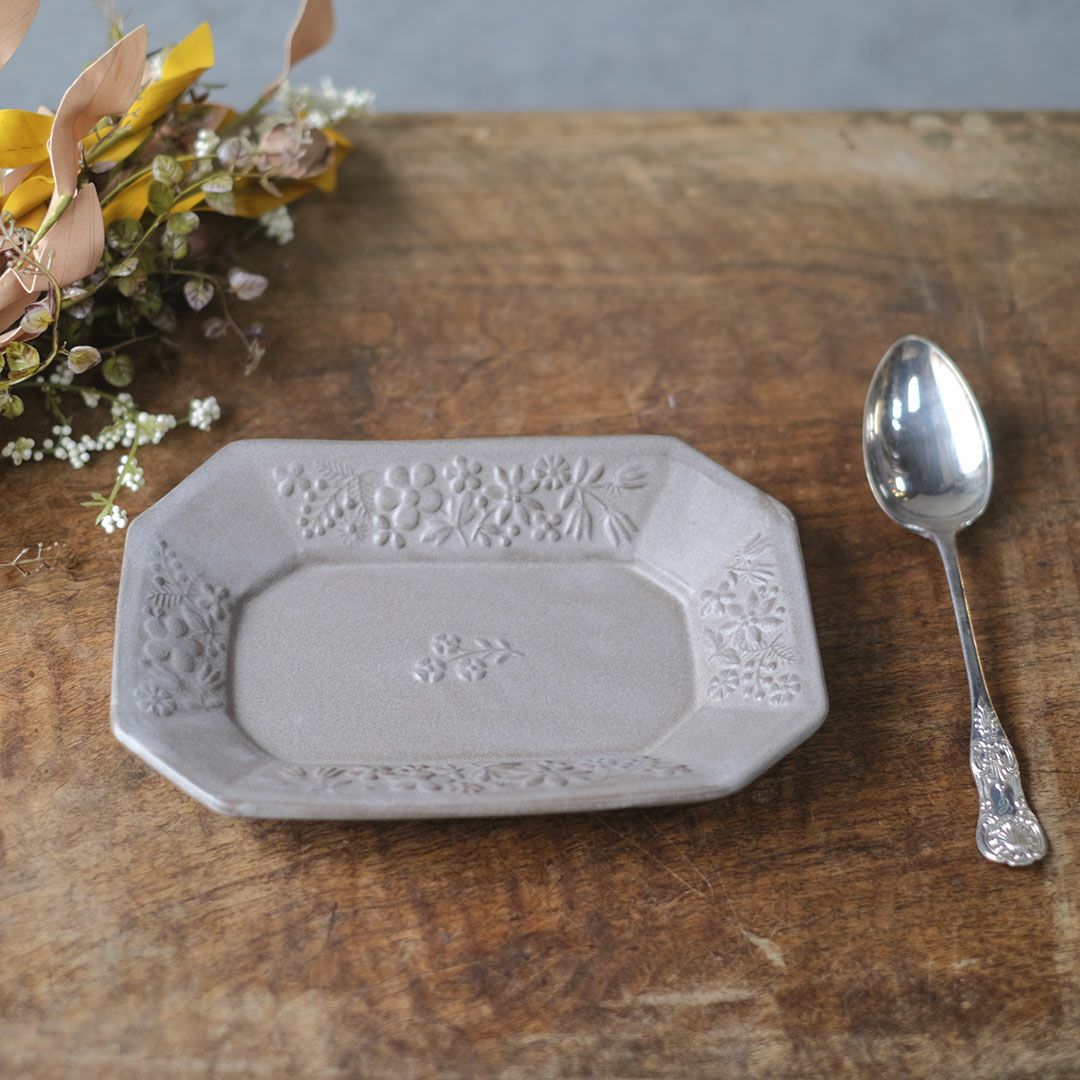 益子焼 kukka(クッカ) 八角皿 中 22cm ココアグレー色 わかさま陶芸 若林健吾