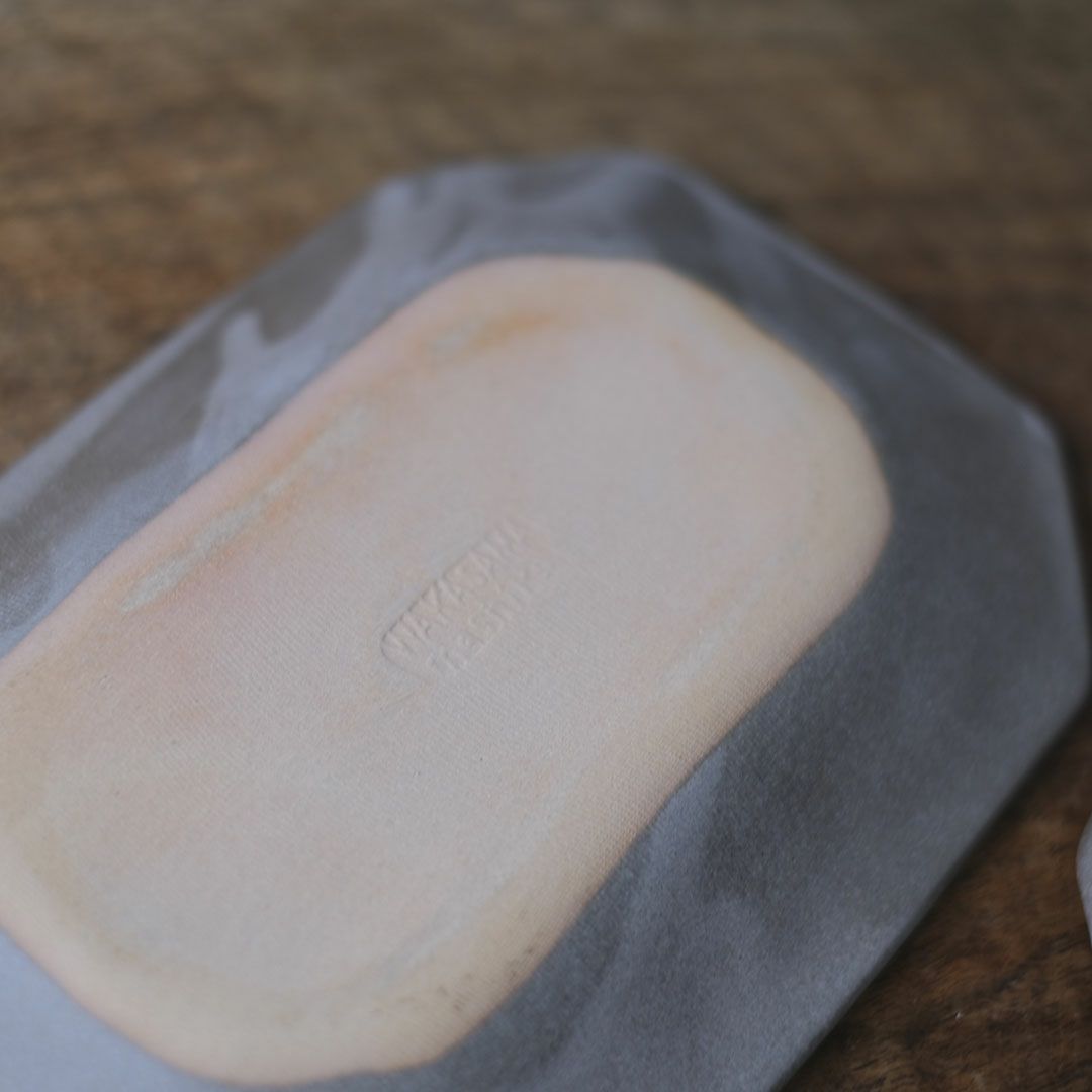 益子焼 kukka(クッカ) 八角皿 中 22cm ココアグレー色 わかさま陶芸 若林健吾6