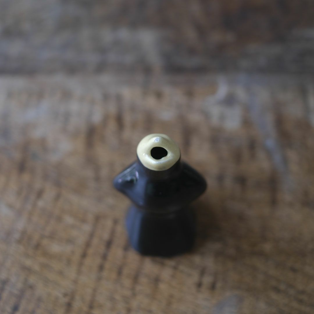 アンティーク ブラックバードパイファネル  陶器の鳥6