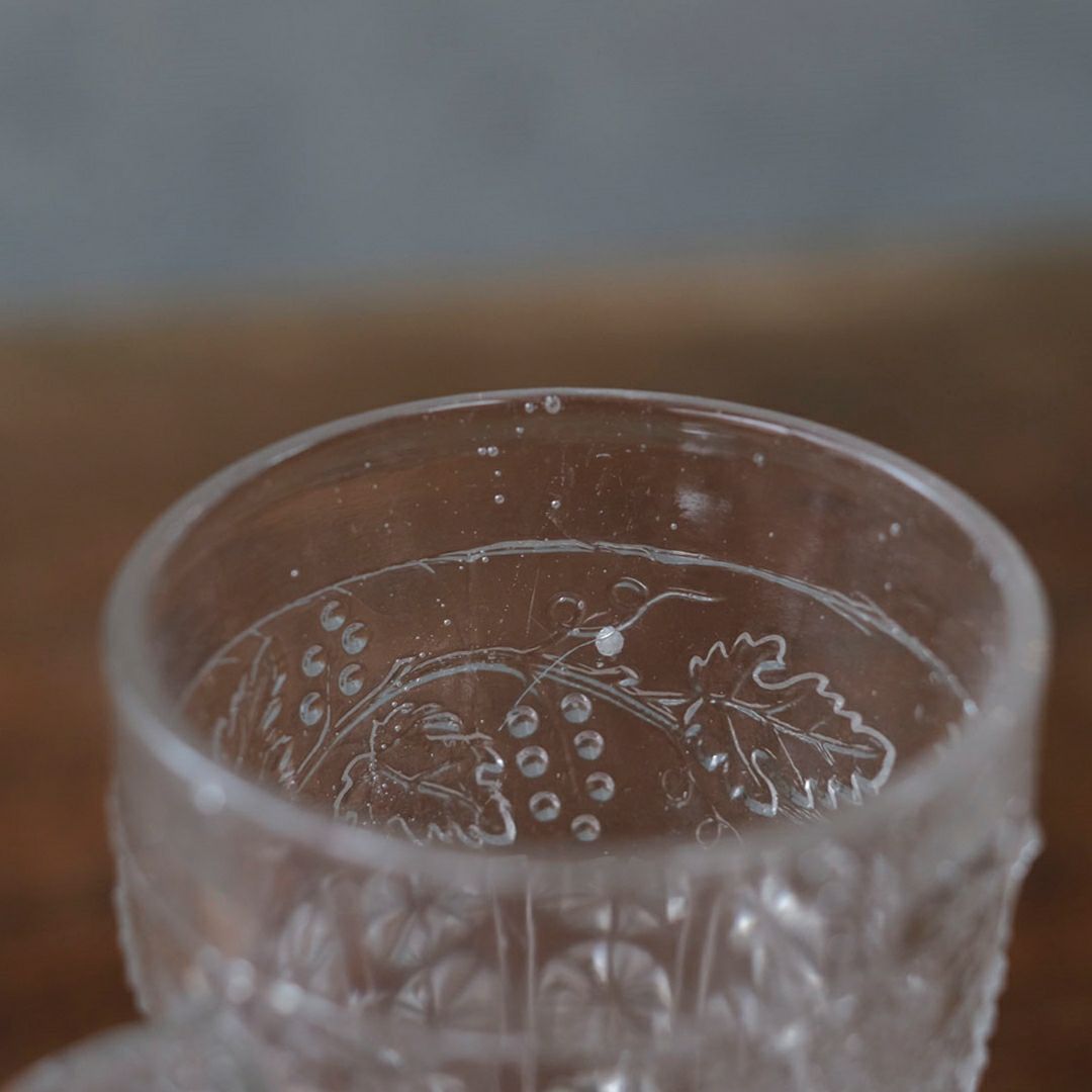 小さなアンティークカップ イギリス 葡萄装飾6