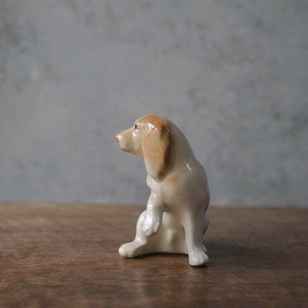 ヴィンテージフィギュリン 犬の陶器オブジェ イギリス 置物1