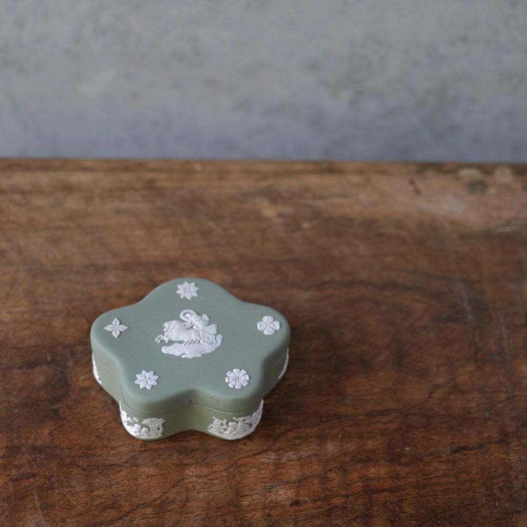 ヴィンテージ WEDGWOODジャスパー小物入れ グリーン ストーンウェア1