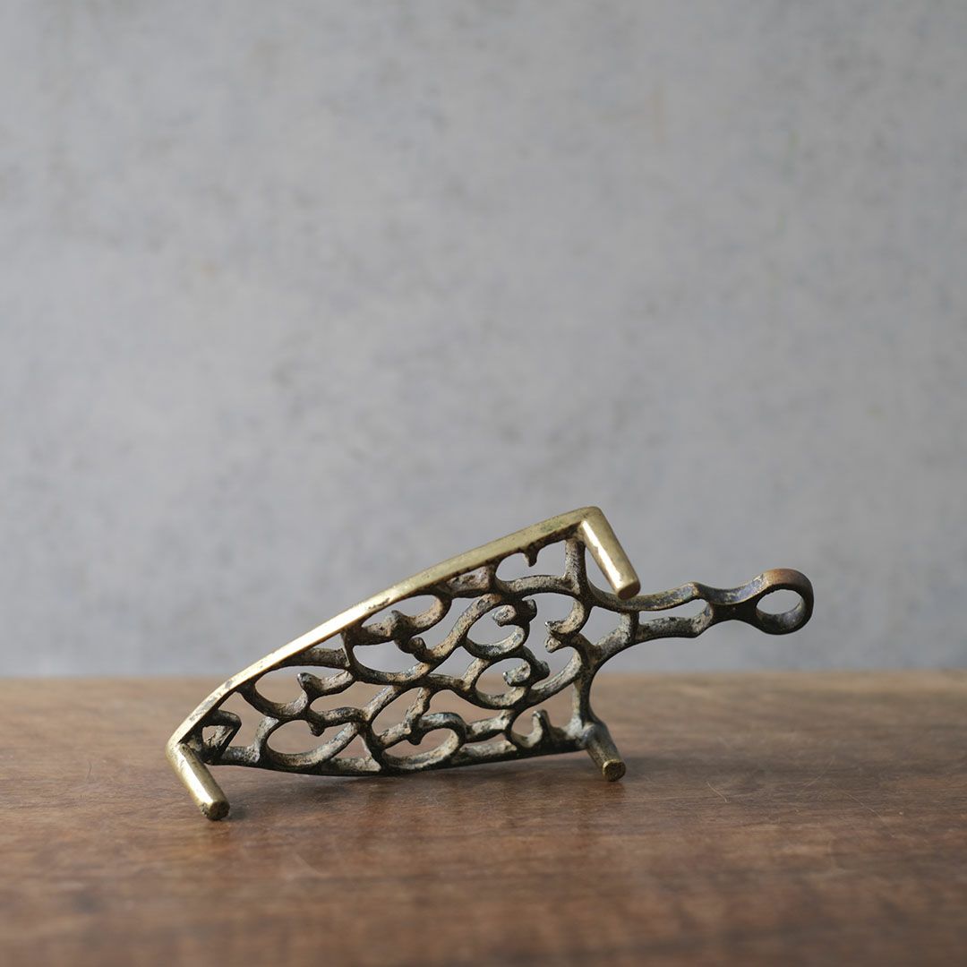 アンティークトリベット イギリス 真鍮 シンプル3