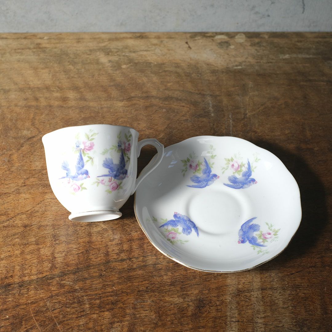 アンティークティーカップ ロイヤルアルバート 珍しい燕デザイン2