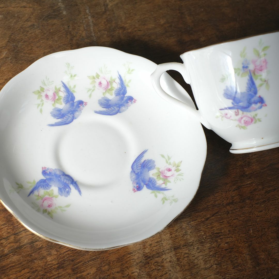 アンティークティーカップ ロイヤルアルバート 珍しい燕デザイン3