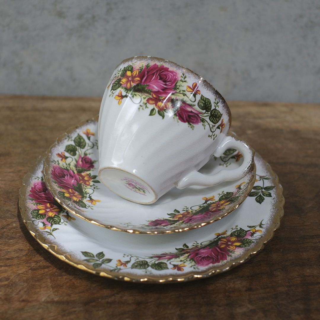 ヴィンテージ ティーカップトリオ Washington Pottery (Staffordshire) Ltd イングリッシュローズ 薔薇 アンティーク食器4