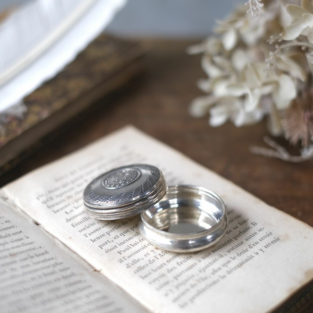 アンティーク薬ケース フランス メタル2