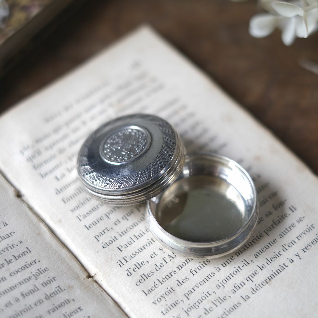 アンティーク薬ケース フランス メタル3