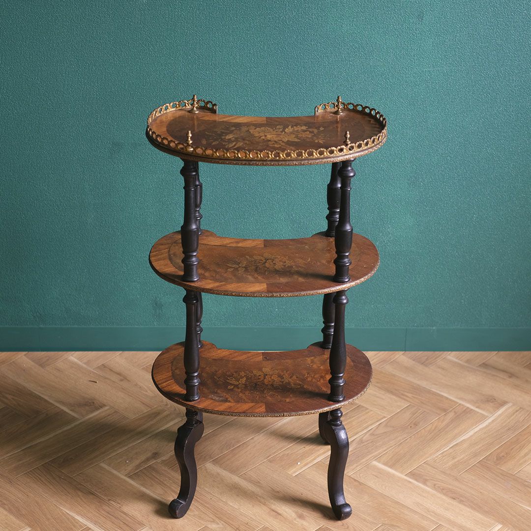 アンティークのサーバーテーブル