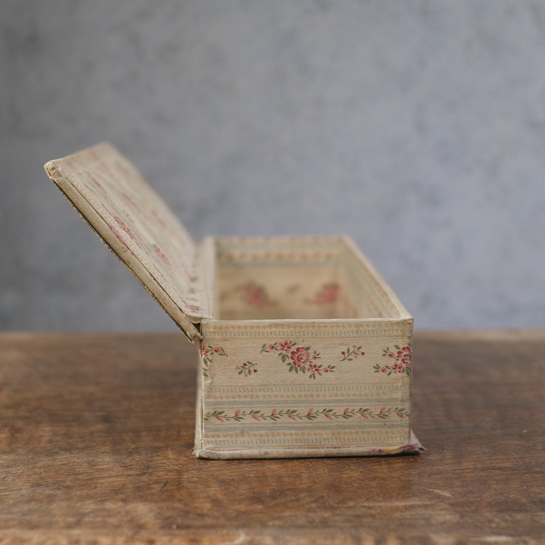 アンティークカルトナージュ ボックス 布地 フランス 小物入れ5