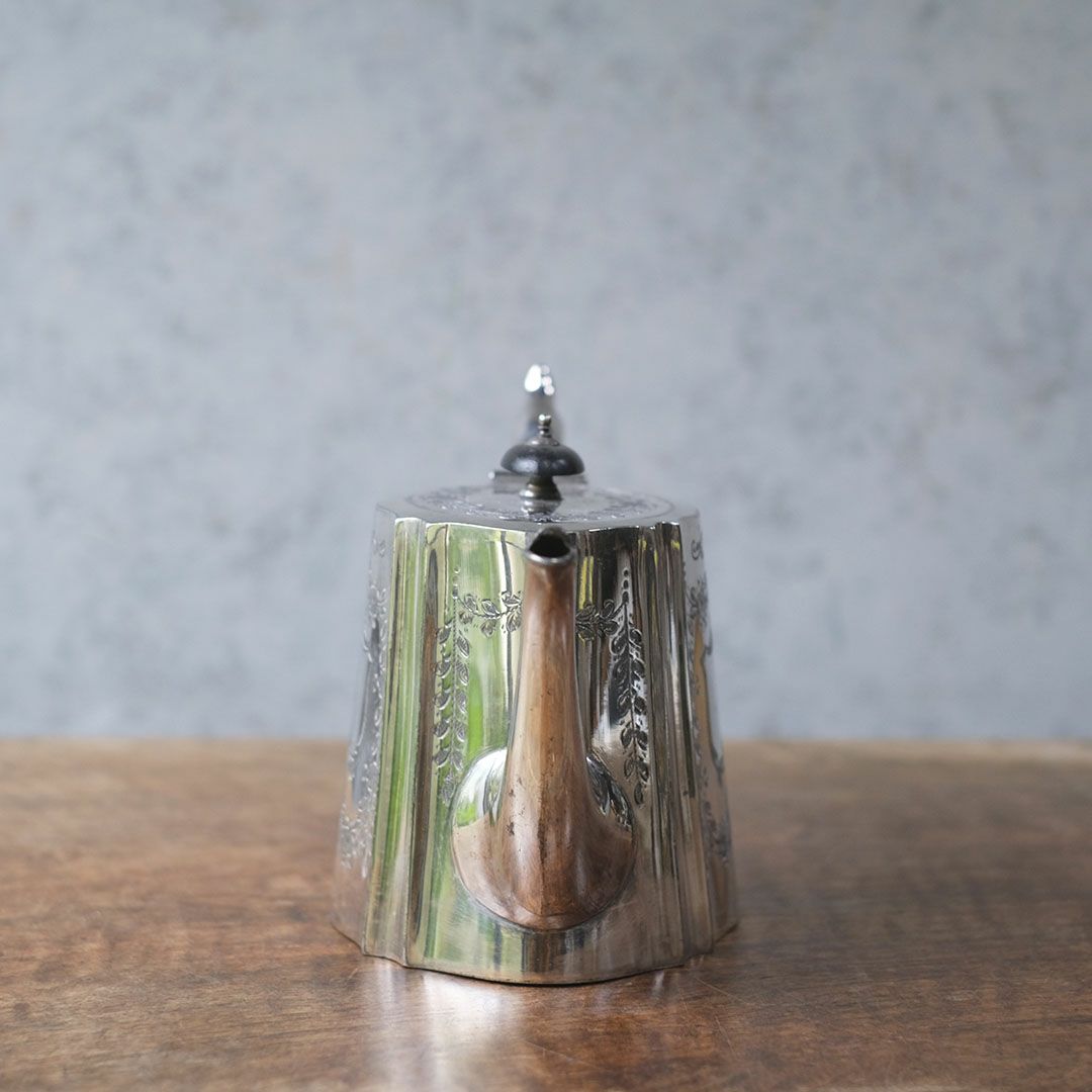 アンティークティーポット イギリス シルバープレート3