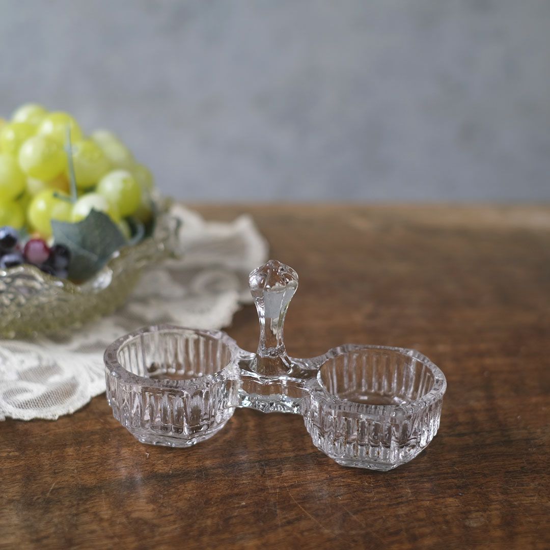 アンティーク サリエール （塩入れ） ガラス製スパイスディッシュ