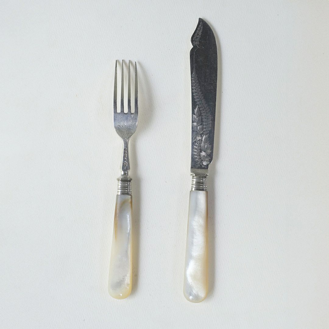 アンティーク マザーオブパール デザートカトラリー フォーク、ナイフ各1本ずつのセット1