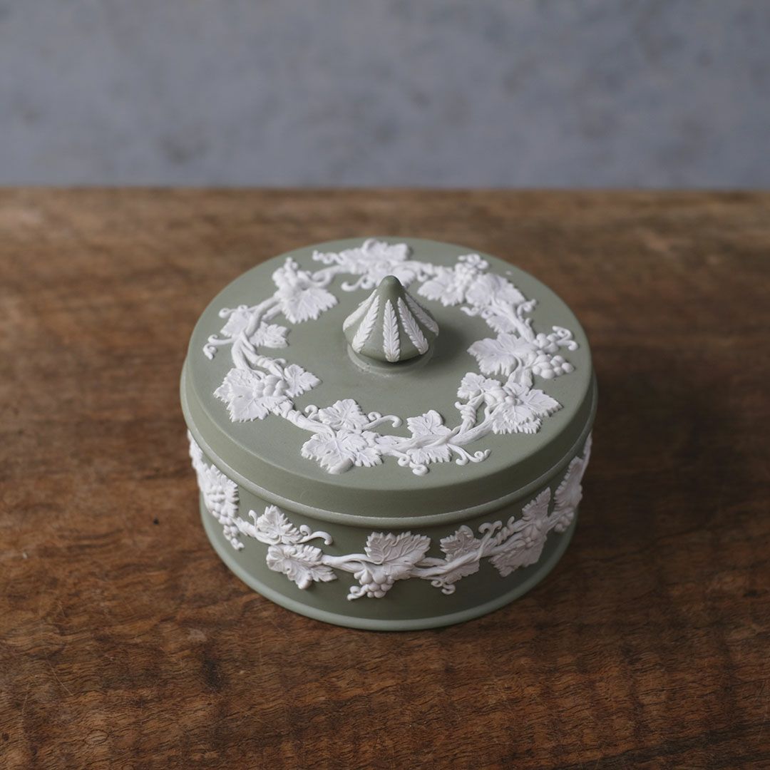 ヴィンテージ WEDGWOODジャスパー 蓋付小物入れ ケース ストーンウェア イギリス セージグリーン2