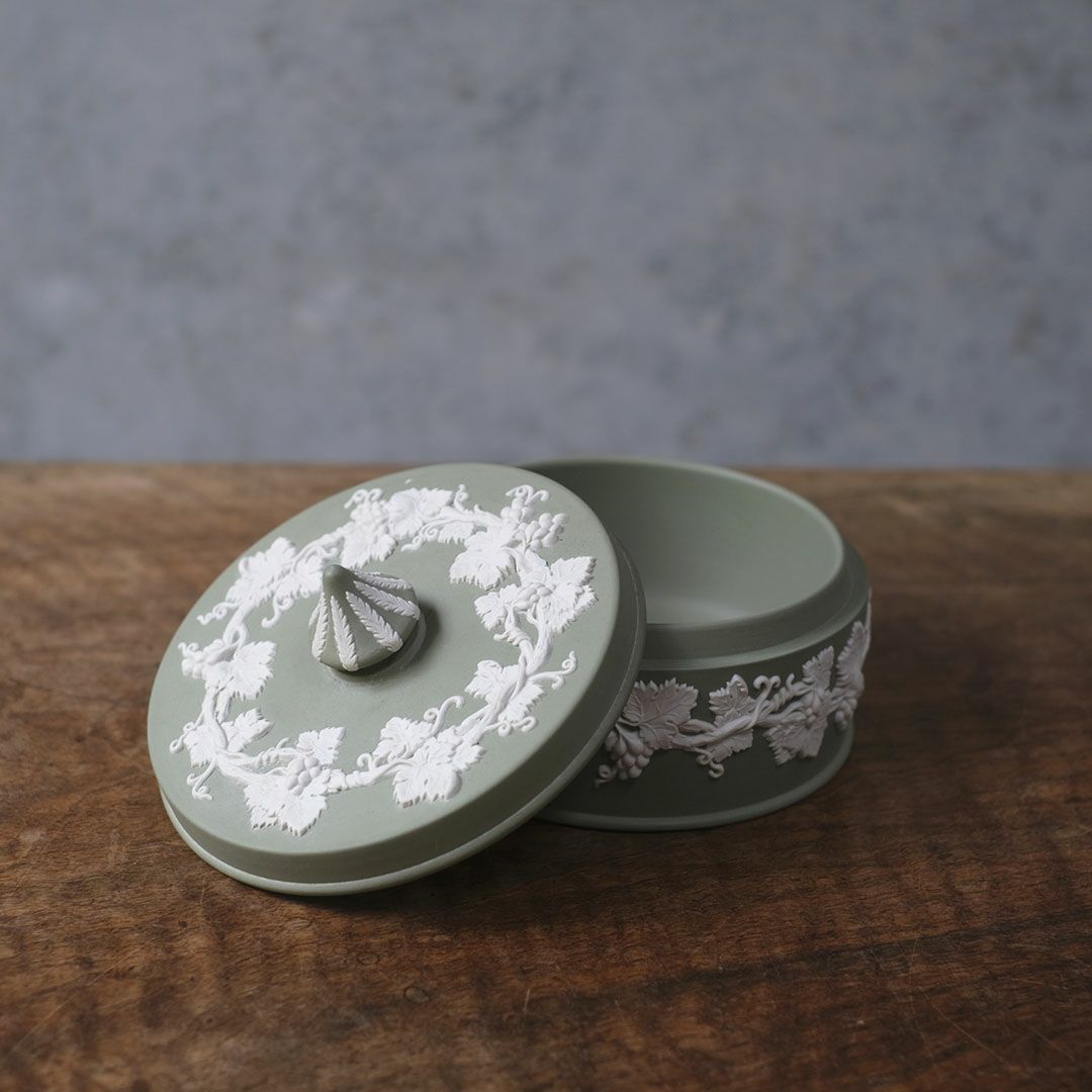 ヴィンテージ WEDGWOODジャスパー 蓋付小物入れ ケース ストーンウェア イギリス セージグリーン3