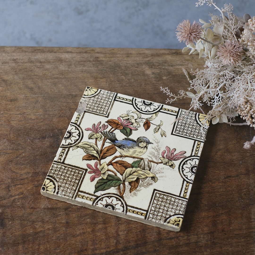 アンティークタイル 鳥 イギリス ヴィクトリア時代 手作りの陶器タイル