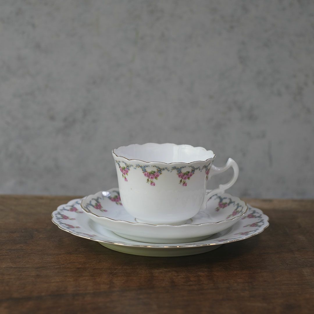 ヴィンテージティーカップトリオ ピンクローズ イギリス1