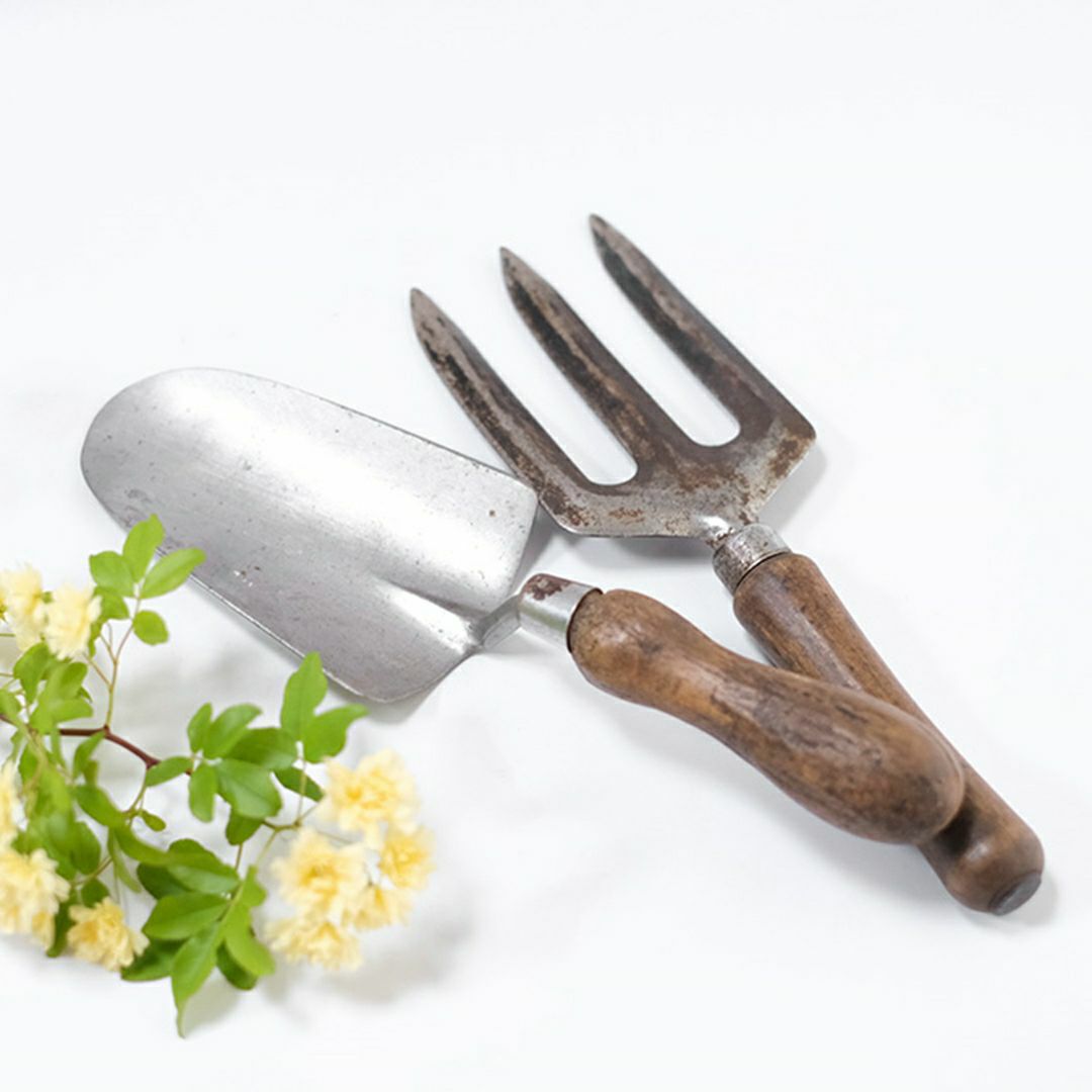 アンティーク ハンドガーデンツール イギリス 愛着の湧く古い木と鉄の庭道具