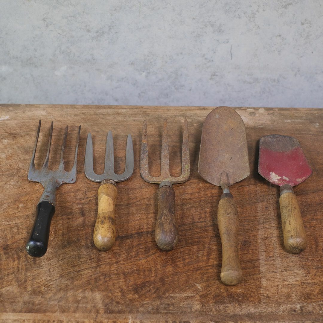 アンティーク ハンドガーデンツール イギリス 愛着の湧く古い木と鉄の庭道具2