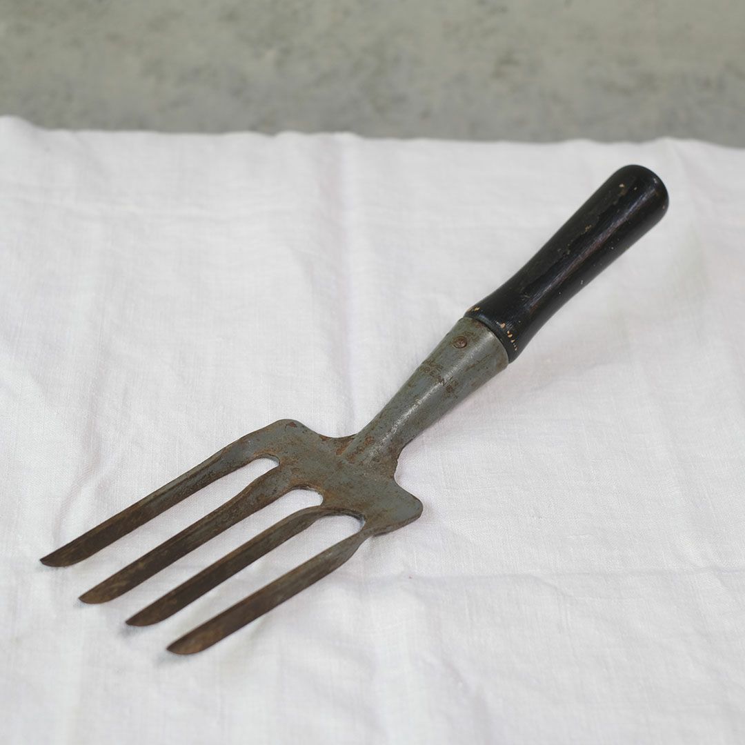 アンティーク ハンドガーデンツール イギリス 愛着の湧く古い木と鉄の庭道具3