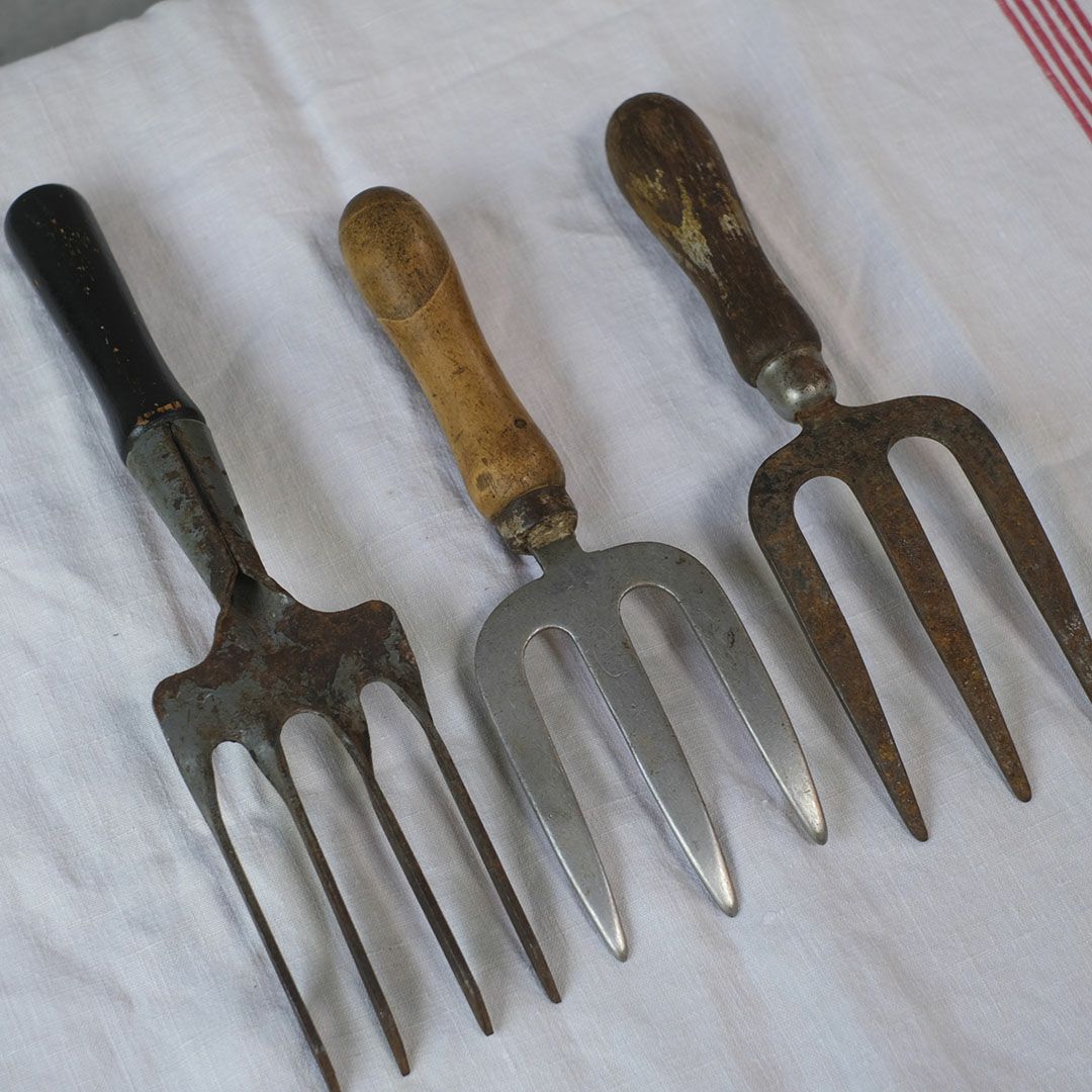 アンティーク ハンドガーデンツール イギリス 愛着の湧く古い木と鉄の庭道具20