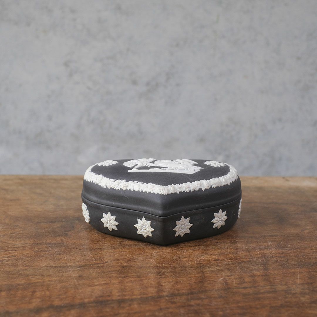 ヴィンテージ WEDGWOODジャスパー トリンケットボックス 貴重な黒2