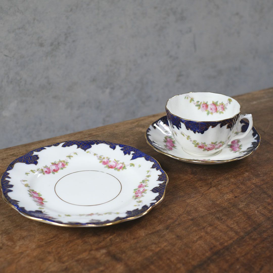 アンティークティーカップトリオ イギリス アンティーク食器2