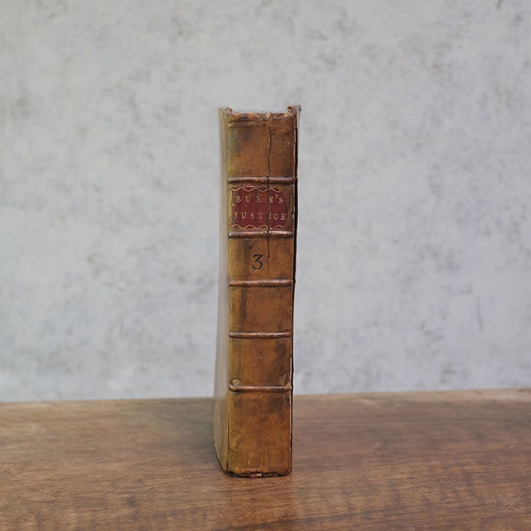 アンティークブック フランス レザーブック 革張りの古書1