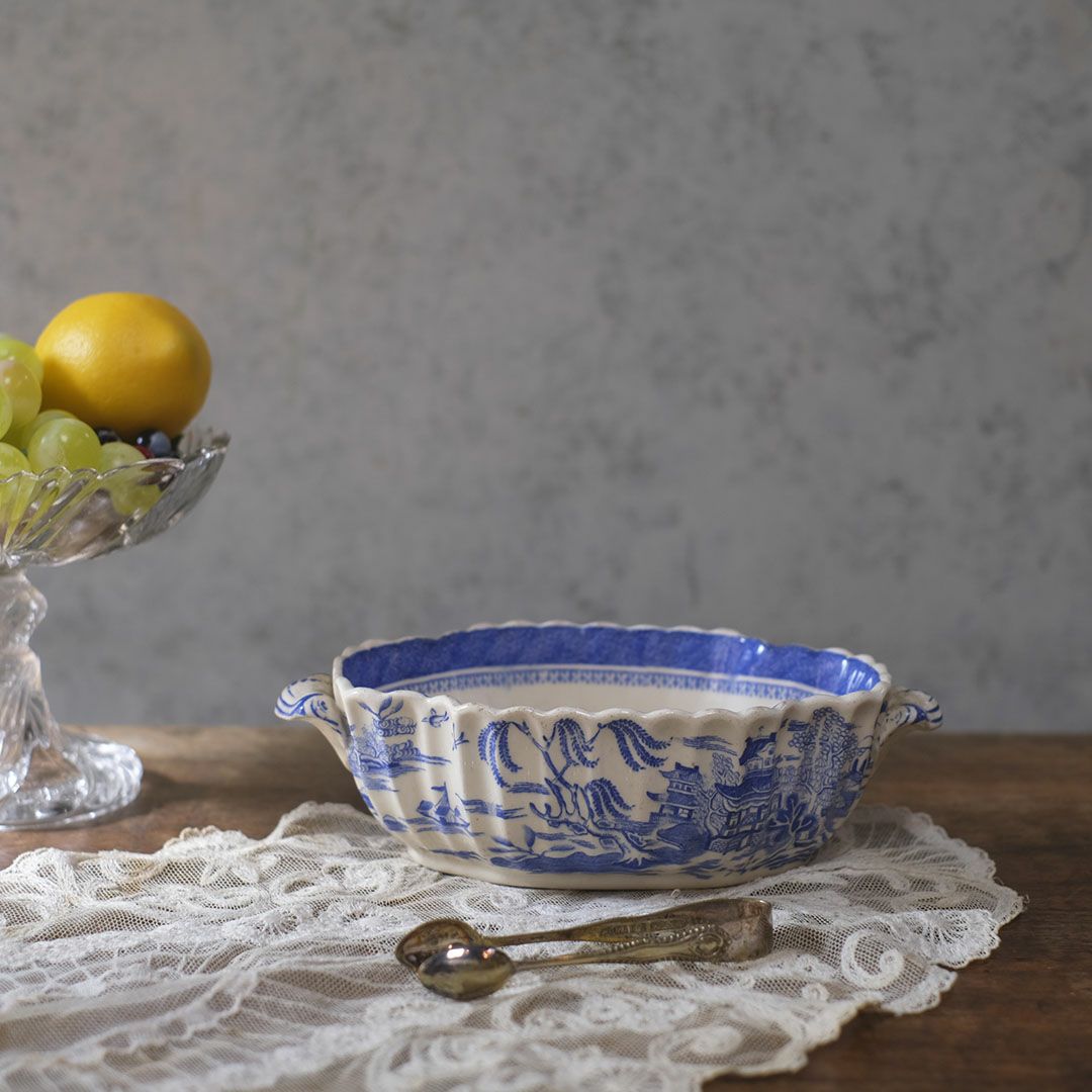 イギリス アンティーク ブルー＆ホワイト オーバルボウル ウィローパターン 持ち手付き01