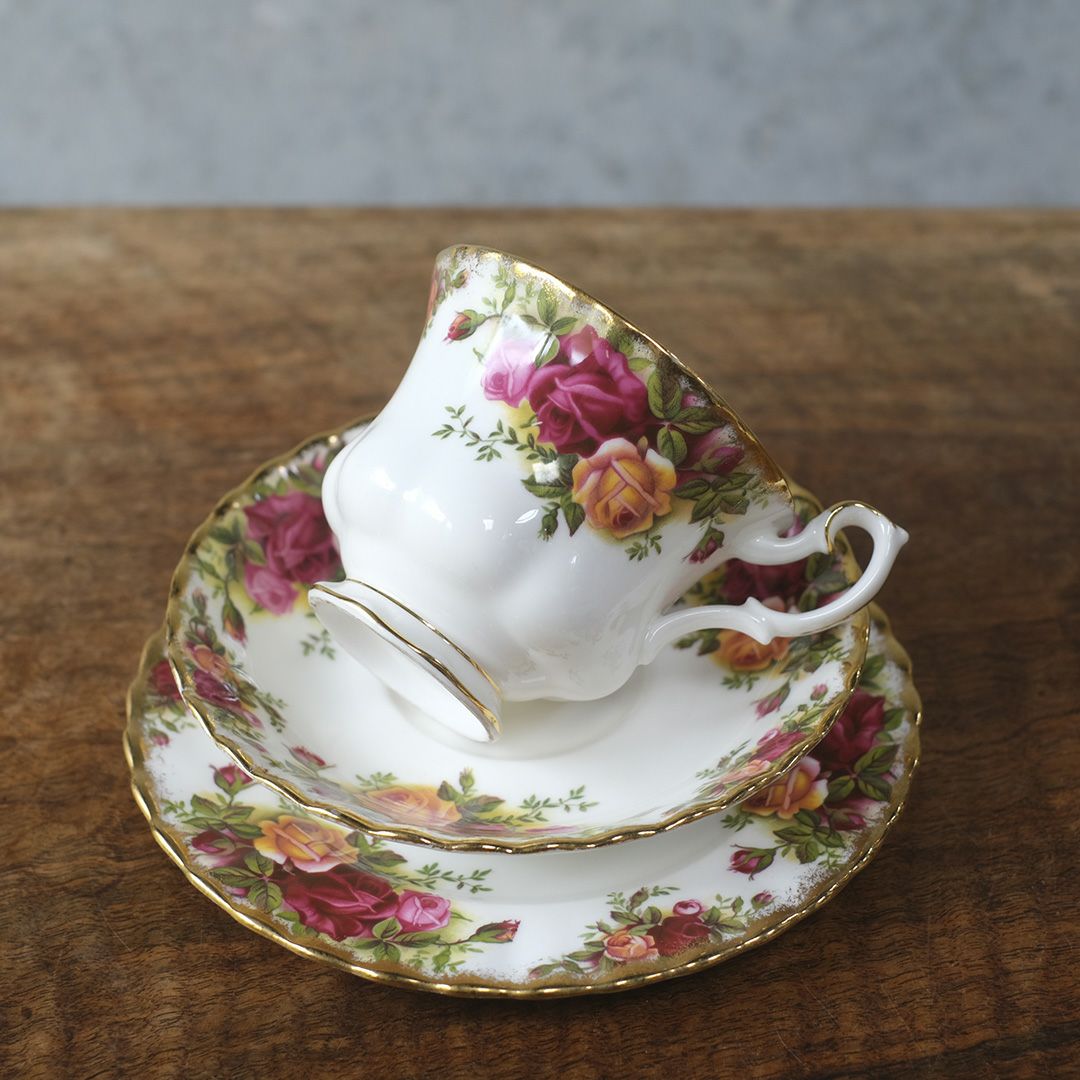 ヴィンテージ Royal Albertティーカップトリオ/old country rose イギリス ロイヤルアルバート 王室御用達/アンティーク食器2
