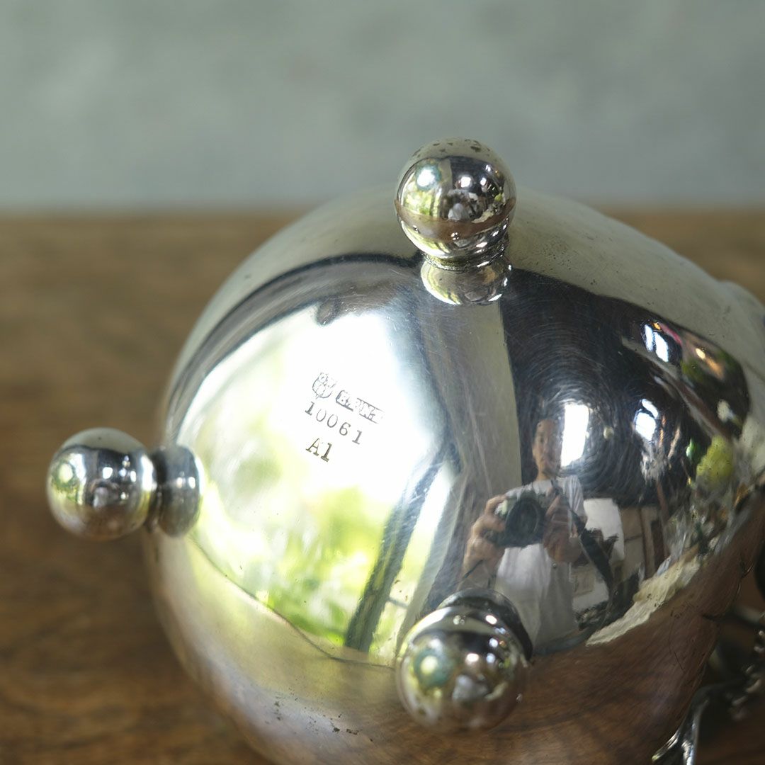 アンティーク小さなシルバープレートのバスケット 葡萄の葉と蔓をあしらったスイングハンドル イギリス8