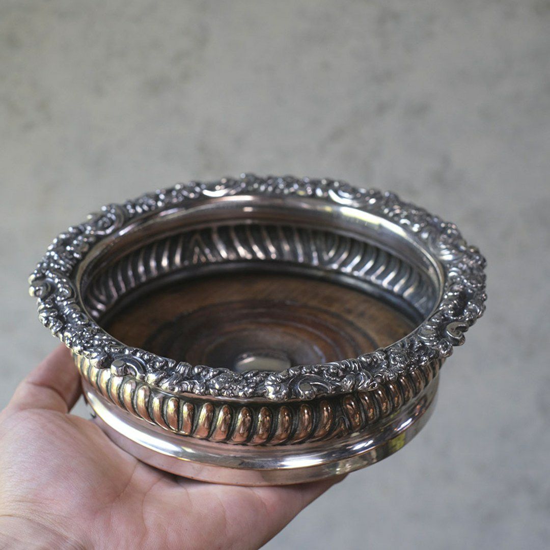 アンティーク シルバープレートボトルコースター 縁取りの美しいワインボトル専用コースター3