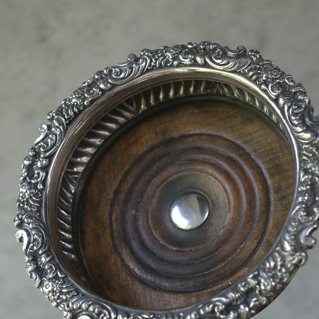 アンティーク シルバープレートボトルコースター 縁取りの美しいワインボトル専用コースター4