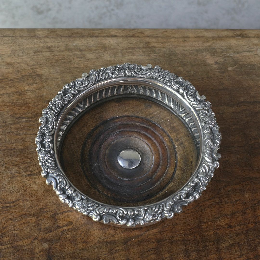 アンティーク シルバープレートボトルコースター 縁取りの美しいワインボトル専用コースター7