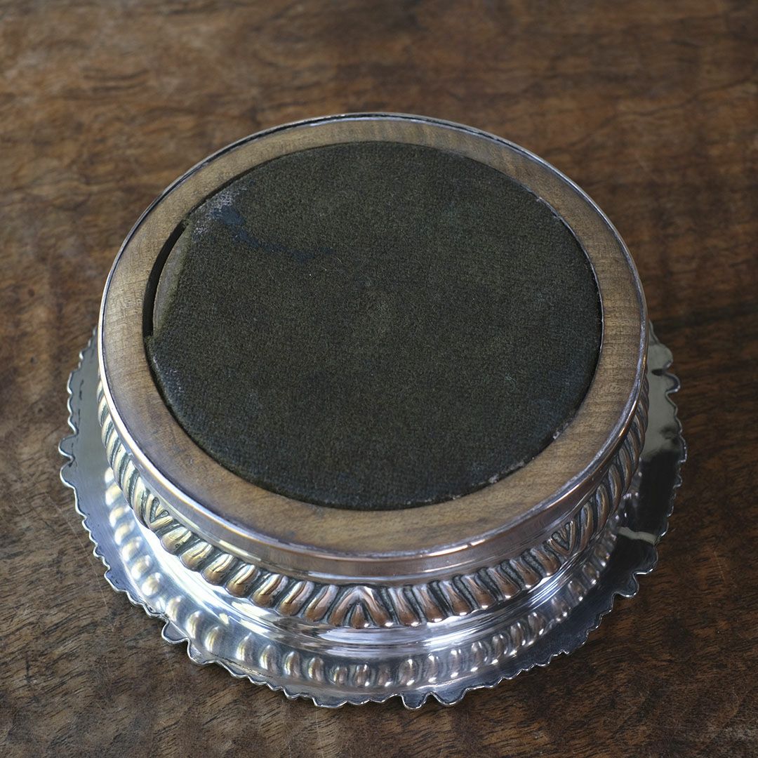 アンティーク シルバープレートボトルコースター 縁取りの美しいワインボトル専用コースター8