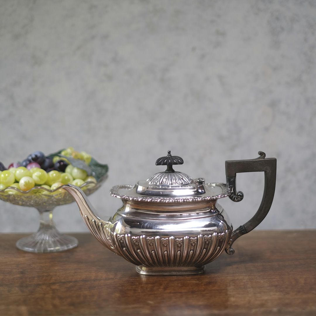 アンティークティーポット シルバープレート イギリス