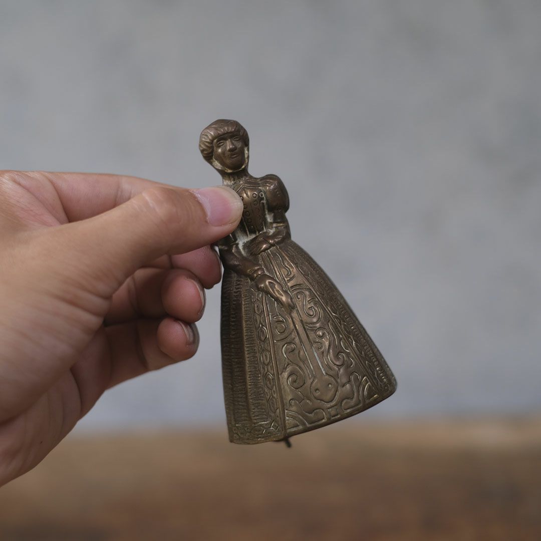 アンティークレディベル テーブルベル 呼び鈴 イギリス 置物6
