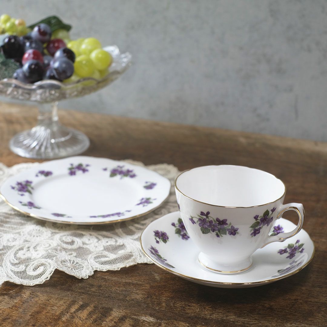 ヴィンテージティーカップトリオ QUEEN ANNE(クイーンアン)菫 バイオレット イギリス1