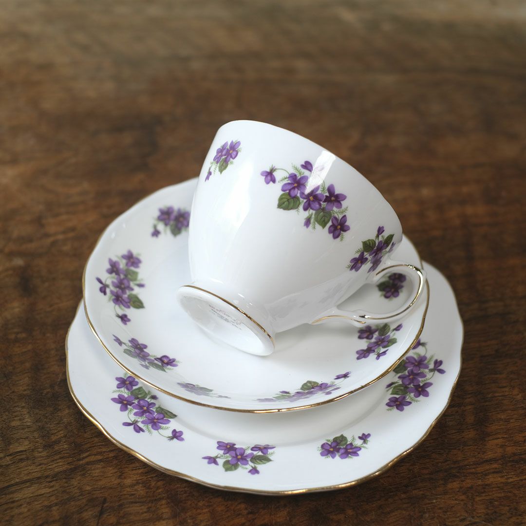 ヴィンテージティーカップトリオ QUEEN ANNE(クイーンアン)菫 バイオレット イギリス4