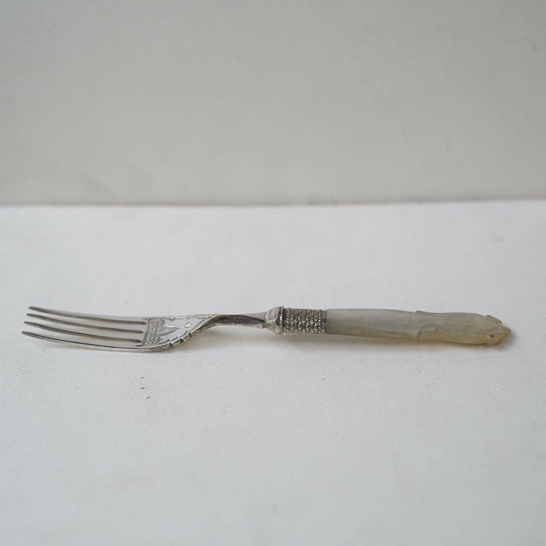 アンティーク マザーオブパール デザートフォーク イギリス 白蝶貝のカトラリー3