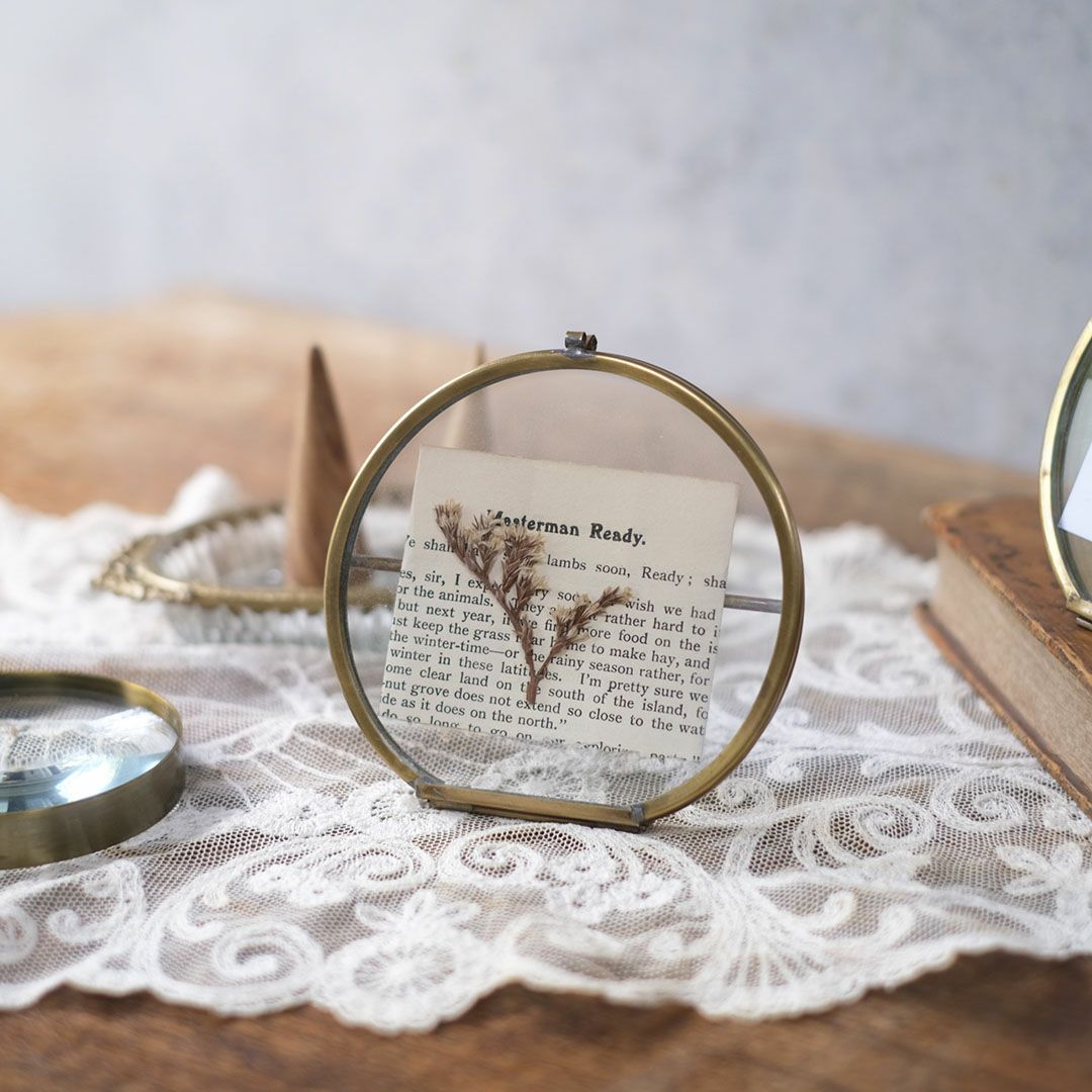 真鍮の丸いフォトフレーム 写真立て1