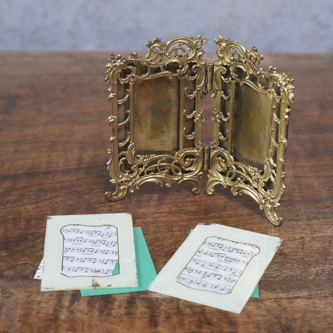 アンティ―クフォトフレーム ロココ 真鍮透かし装飾 写真立て フランス2
