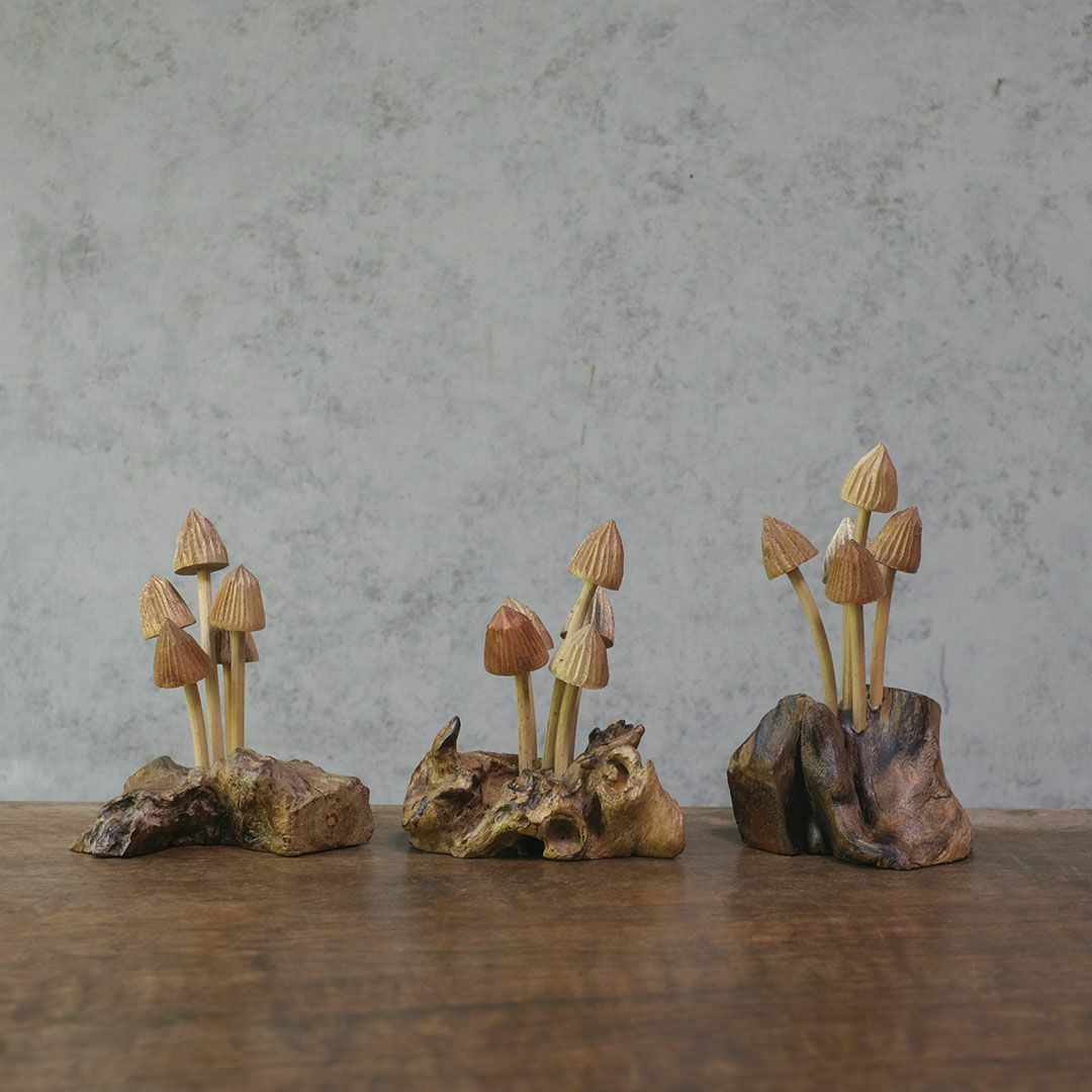 キノコオブジェ 3種類並んだ様子 コレクション風