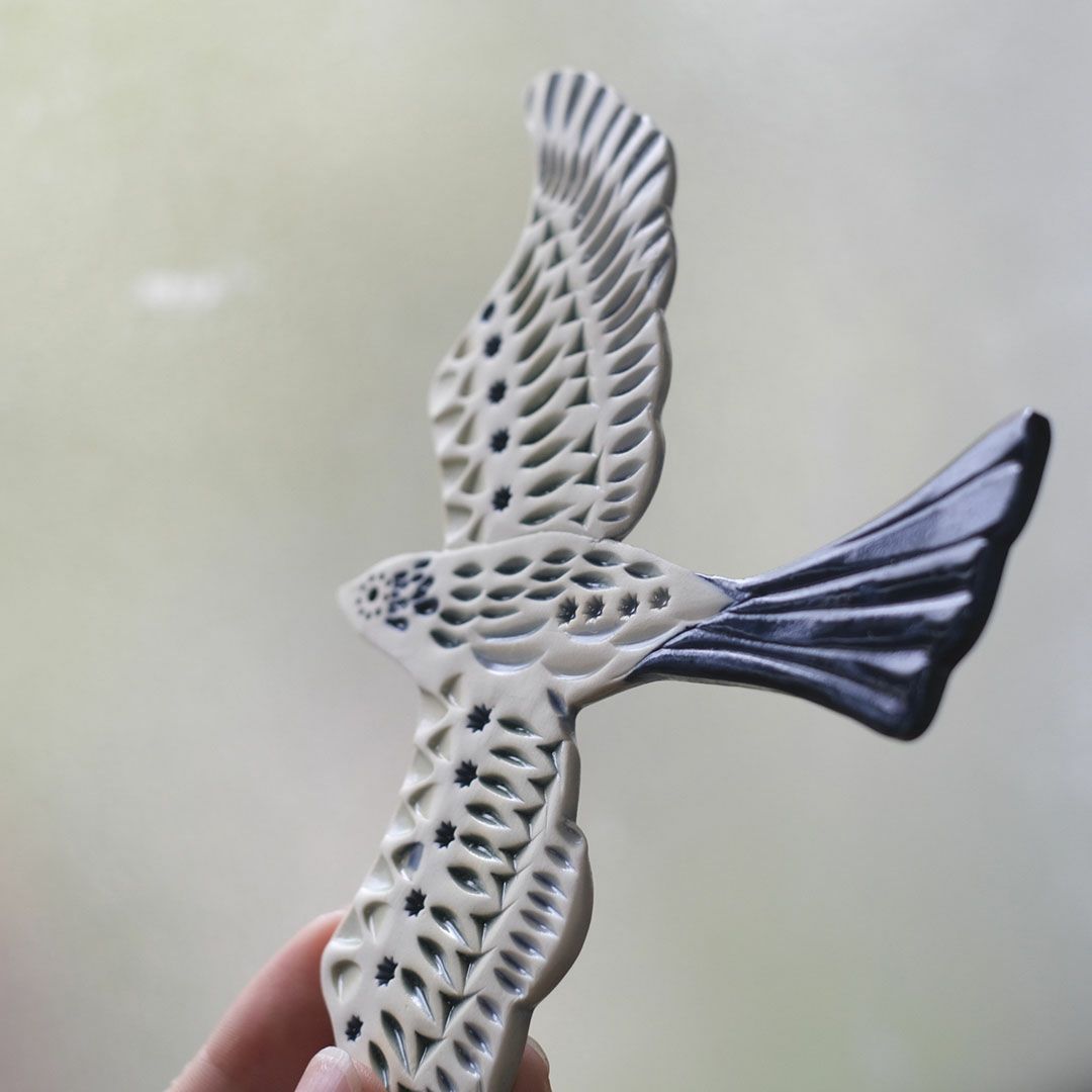 陶器の鳥のアートオブジェ Pottery studio K 日本人作家 羽ばたく鳥3