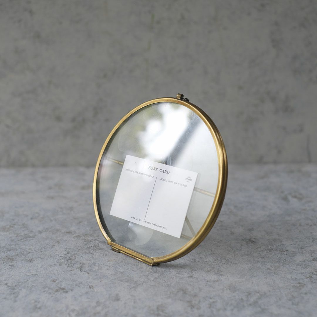 真鍮とガラスのアンティークフォトフレーム 背面スタンド付き