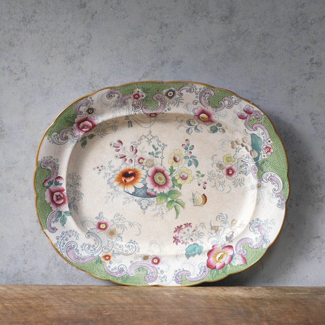 アンティーク(イギリス フランス) > アンティークサービングプレート　フローラルガーランド　緑縁 花籠文様　1800年代前半 イギリス２