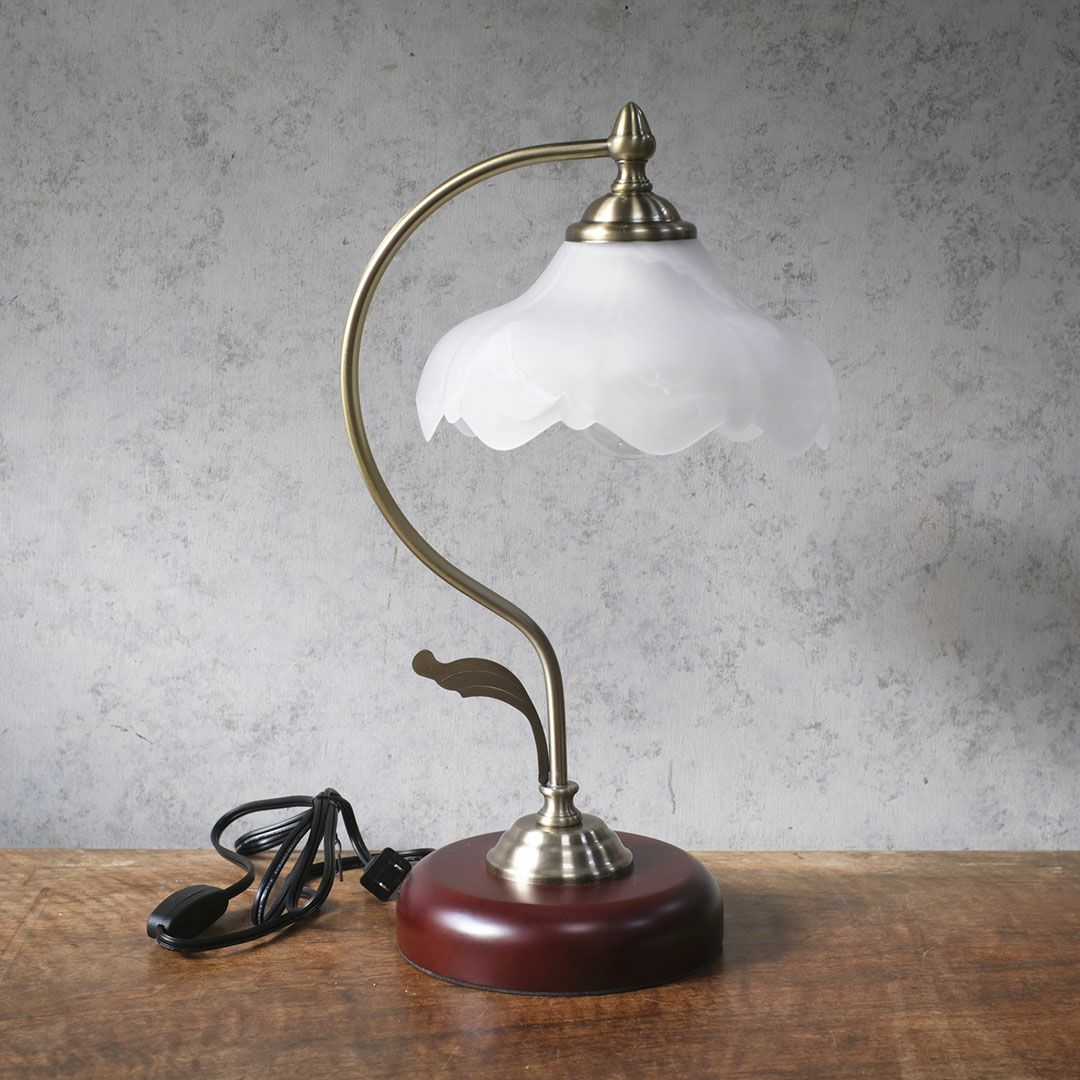 シェードが素敵なランプ シンプルな中にこだわりを感じるおしゃれなランプシェードを販売〈通販