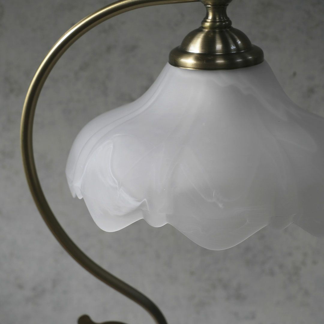 ガラスのテーブルランプ 花と葉モチーフ3