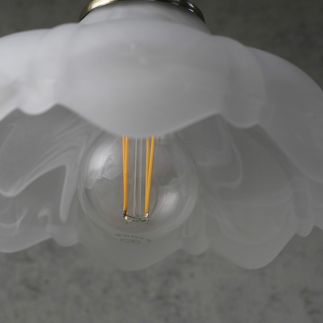 ガラスのテーブルランプ 花と葉モチーフ5