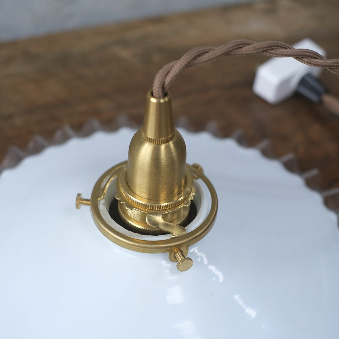 アンティーク ガラスシェードフリルランプ ミルクガラス 照明 灯具E176